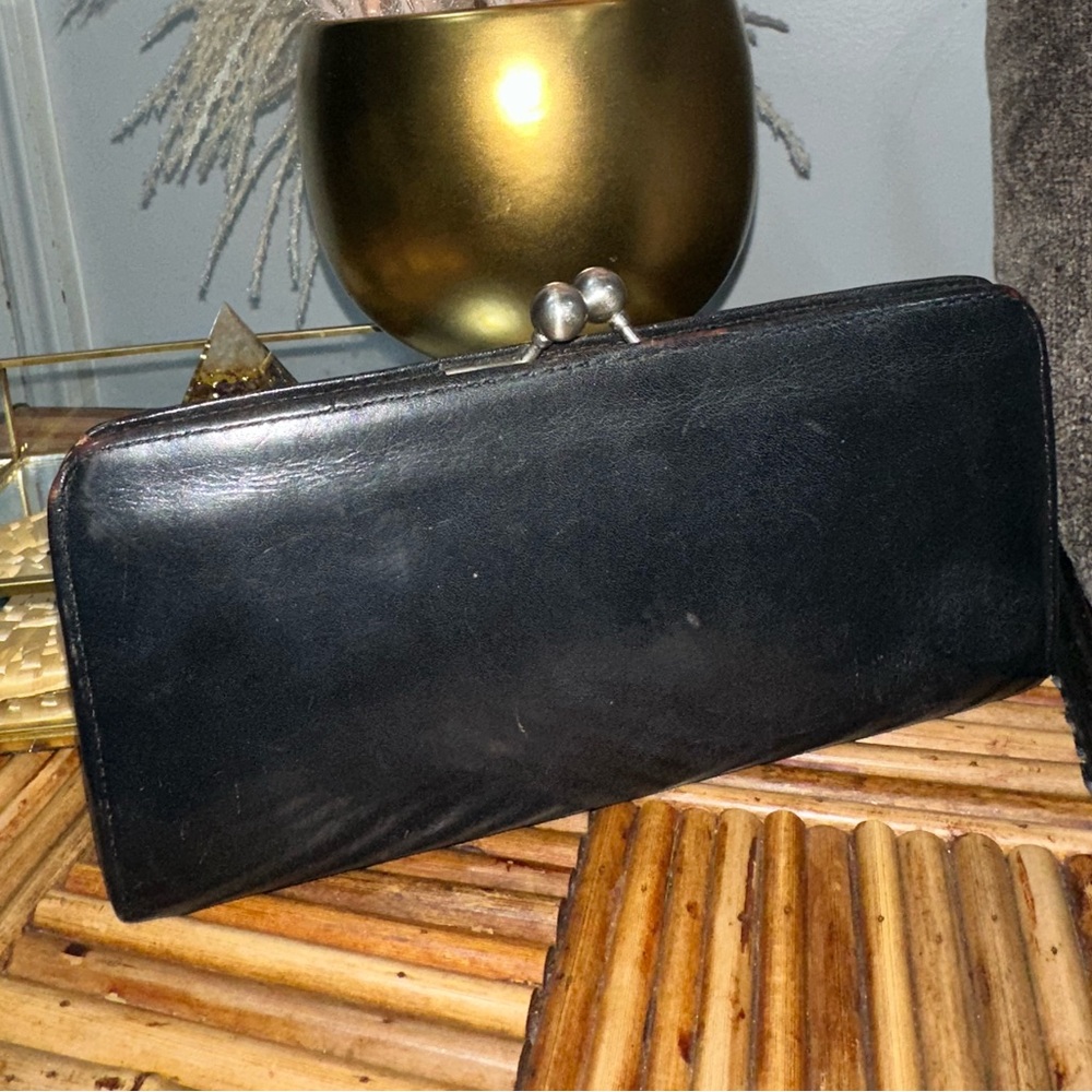 Classic Black Leather Women's Kiss-Lock Wallet